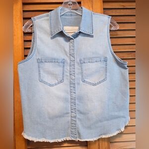 Blue Thread Tribal Denim  Sleeveless Frayed Hem Snap Front Womens Shirt Size P/S